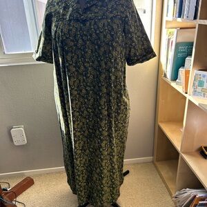 Elegant Green Paisley Dress